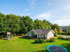 Three-Bedroom Holiday home in Glesborg 28, Bønnerup Strand